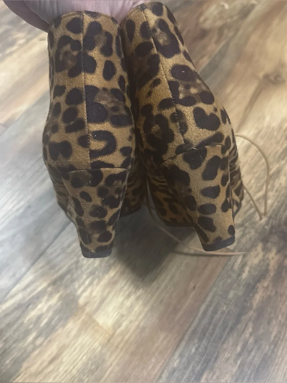 Bella Marie Womens Sally-5 Leopard Suede Wedge Heel Ankle Booties Boots Size 10